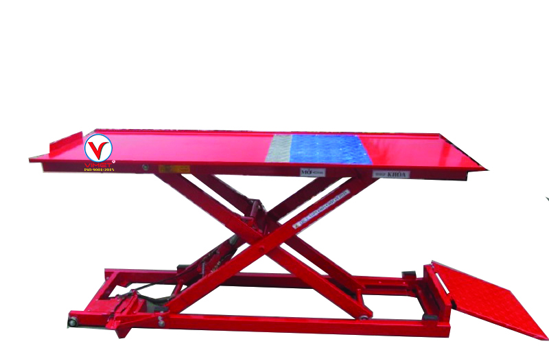 Bàn nâng xe máy cơ BNXC180N